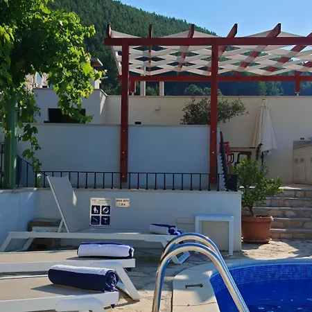 Smoquizza Smokvica (Korcula)