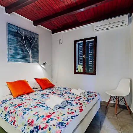 Smoquizza * Smokvica (Korcula)