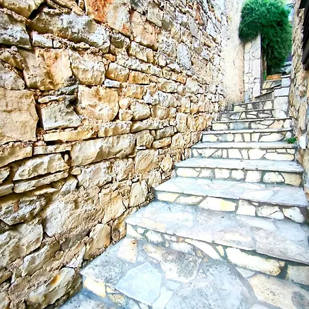 Smoquizza Smokvica (Korcula)